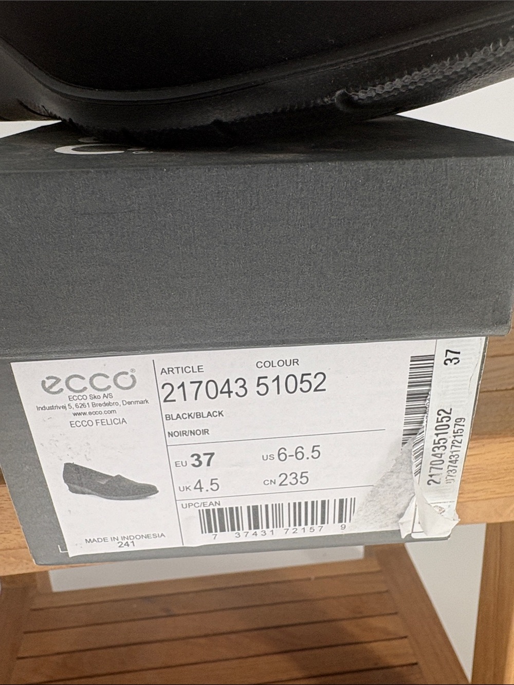New ECCO FELICIA Women's Black Slip-On Comfort Flats SIZE 6-6.5 - Picture 8 of 8